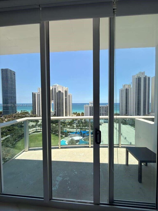 Photo - 19370 Collins Ave Unit PH-3