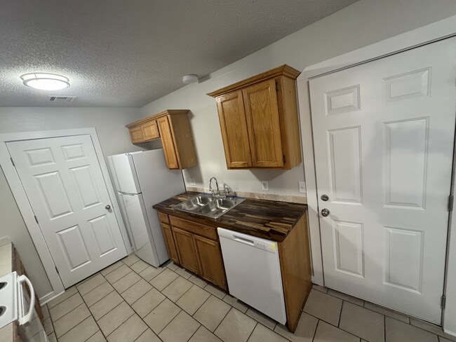 Photo - 23345 Smith Rd