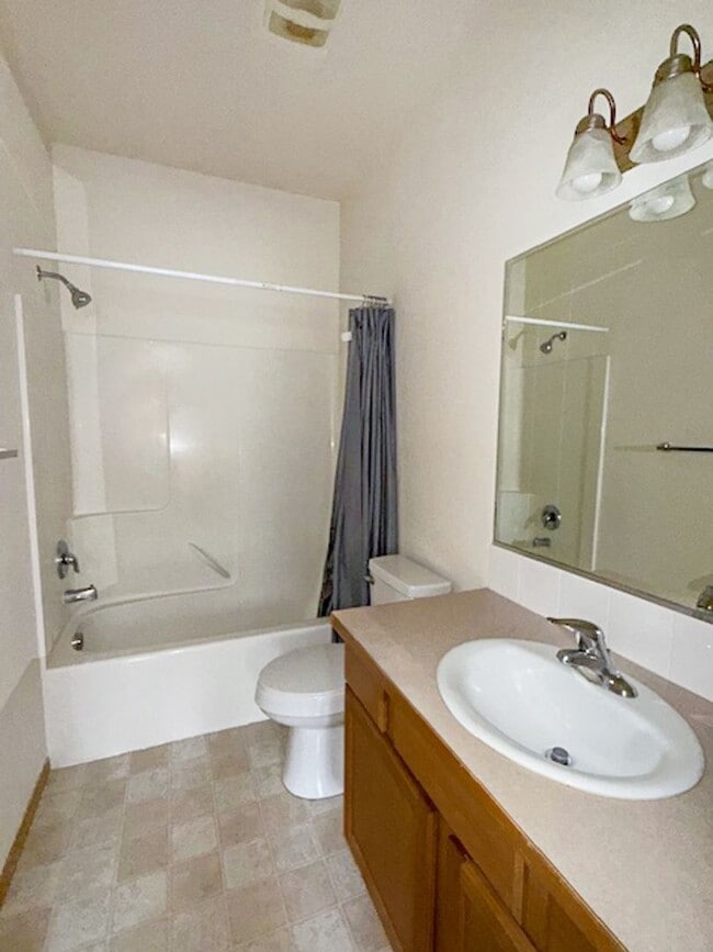 Photo - Beautiful 3 Bed, 2 Bath Home in Golden Hills