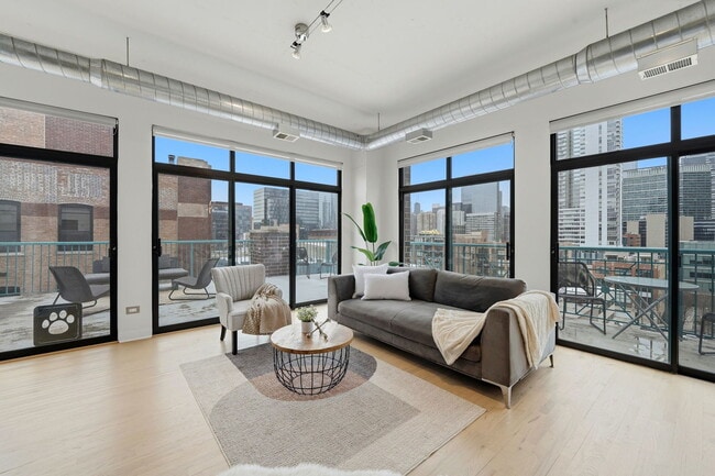 Photo - 910 W Madison St Unit 808