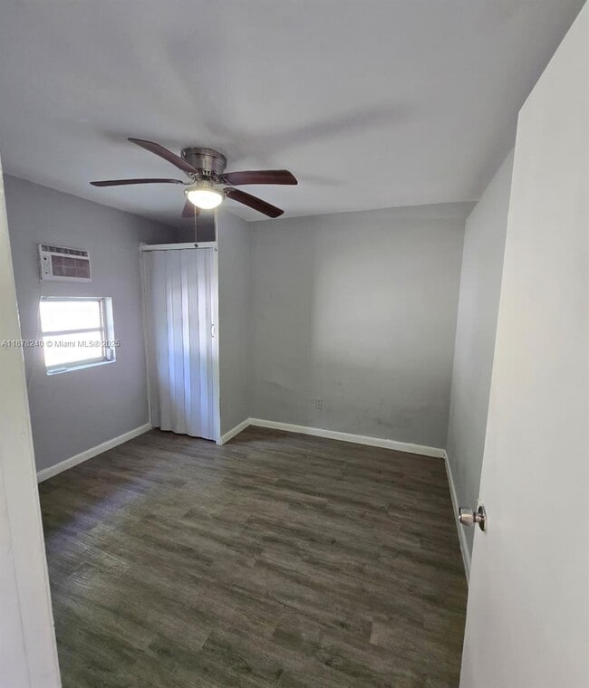 Photo - 3971 SW 12th Pl Unit 2