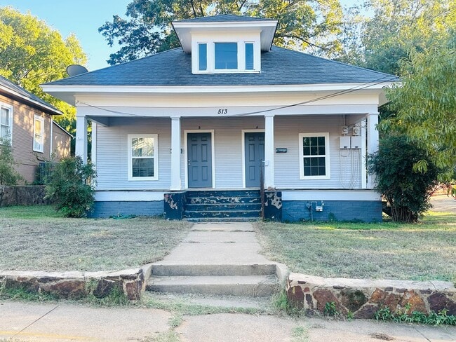 Building Photo - 513 E Barger St Unit A