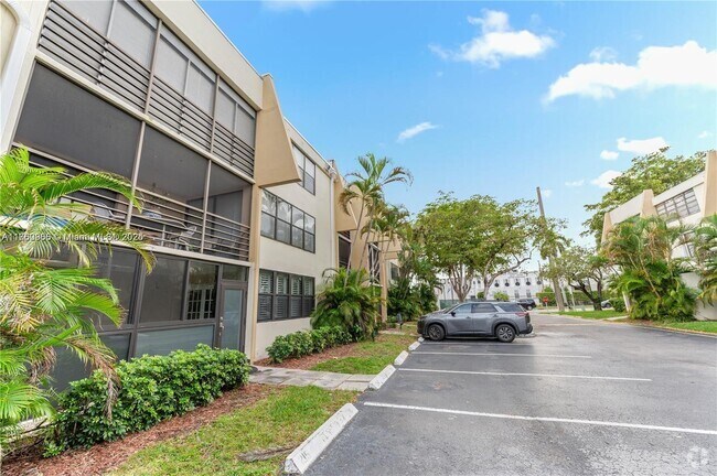 Building Photo - 20301 NE 30th Ave Unit 308-5 Rental