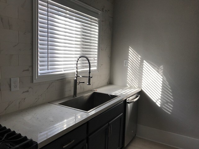 Photo - 338 - 350 E. 7th St.