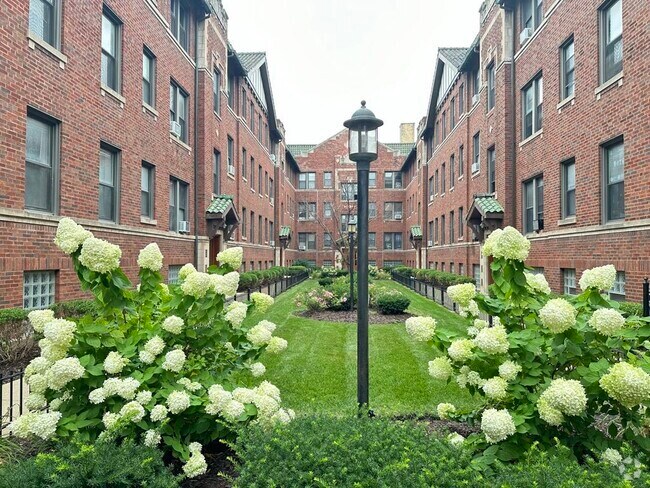 Building Photo - 3300 W Schubert Ave Rental
