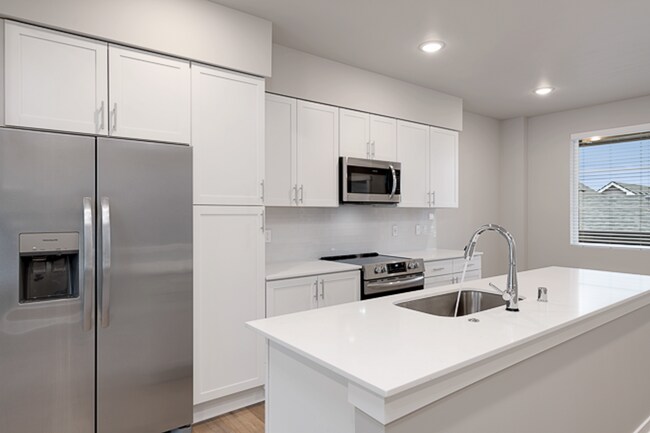 Spacious 3-Bedroom Townhome | 1,484 Sq Ft ... - Spacious 3-Bedroom Townhome | 1,484 Sq Ft ...