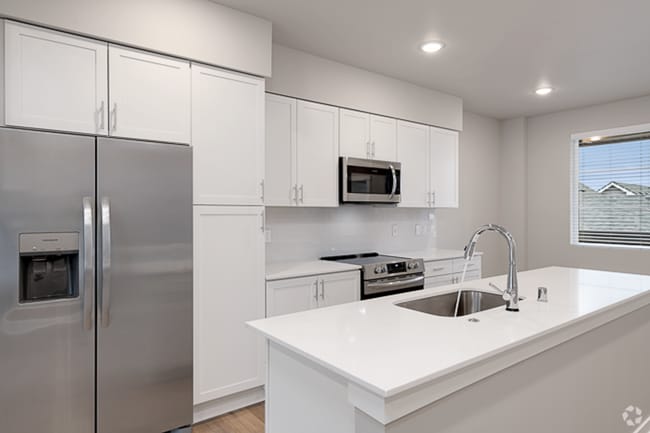 Building Photo - Spacious 3-Bedroom Townhome | 1,484 Sq Ft ...