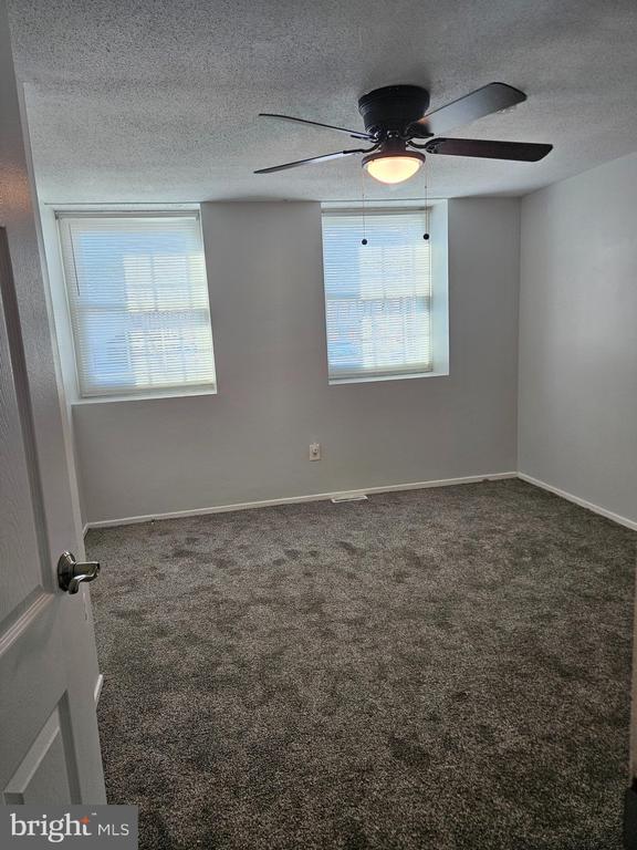 Photo - 1951 Dutch Village Dr