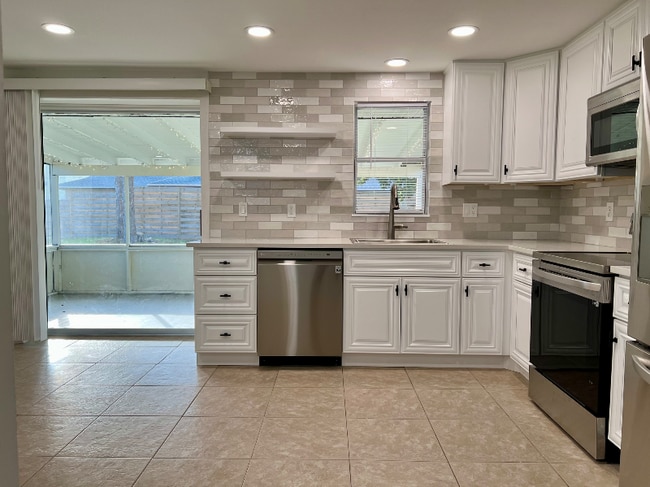 Photo - 8820 Pohoy Ave