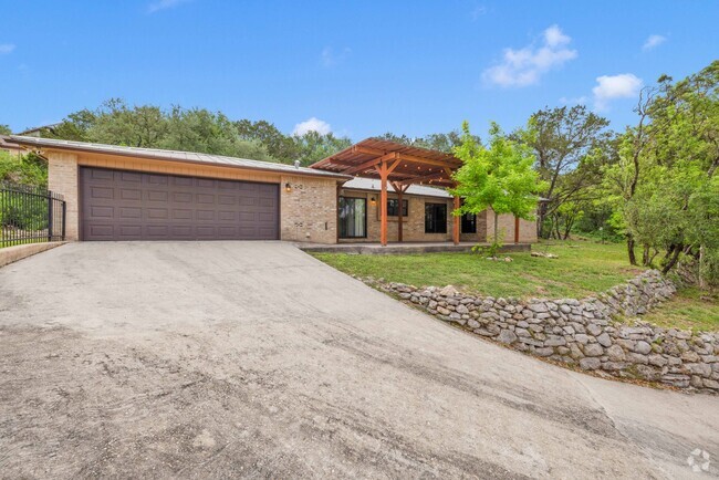 Building Photo - Charming 3/2 in Scenic Helotes, TX Rental