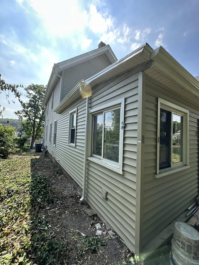 Photo - 153 Ward St