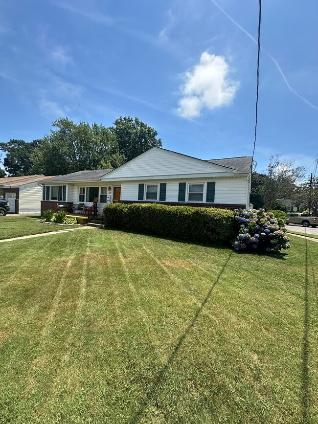 Photo - 1873 Brookwood Rd