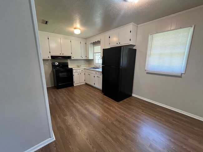 Photo - 608 Hightower St