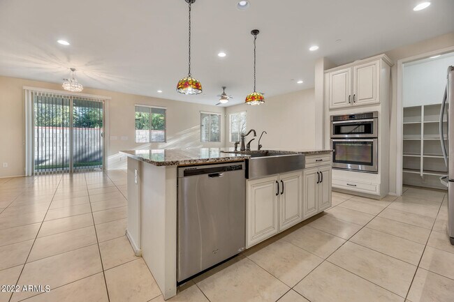 Photo - 4625 E Beck Ln