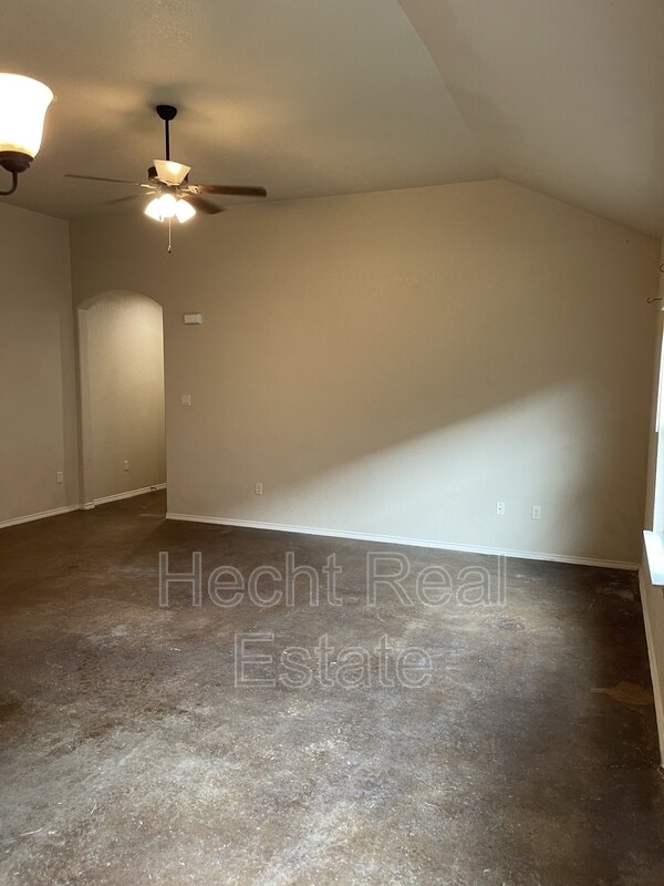 Photo - 217 Kaspar Way