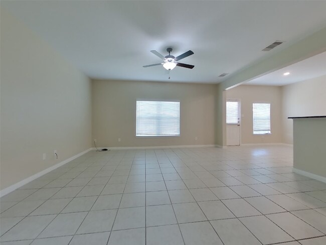 Photo - 536 Red Dusk Paint Dr