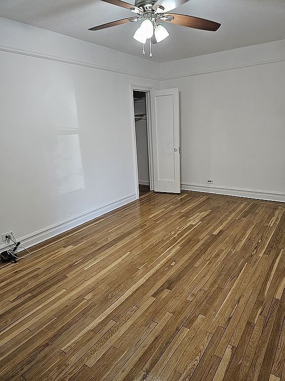Building Photo - 44-14 Newtown Rd Unit 1L