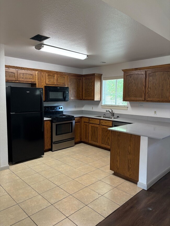 Photo - 1415 Owens St