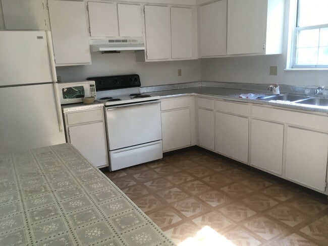 Photo - 804 S College Ave