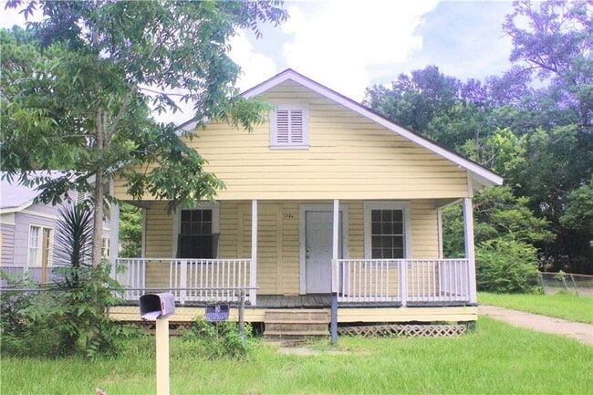 Photo - 1206 Alba St House