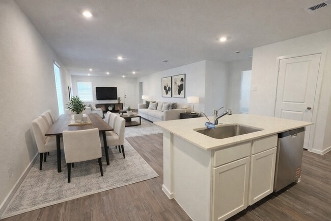 Photo - 40821 Hawthorne Glades St