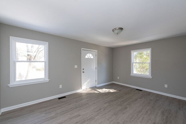 Photo - COVEDALE - Adorable 3 bed 1 bath cape cod