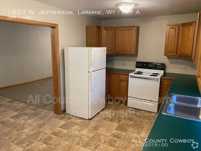 Building Photo - 1557 W Jefferson St Unit Apt. A