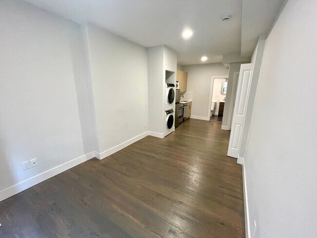 Photo - Newbury St Studio apartment on top floor with laundry in unit