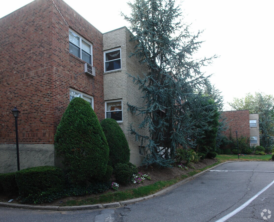 Photo - 150-158 N Broadway