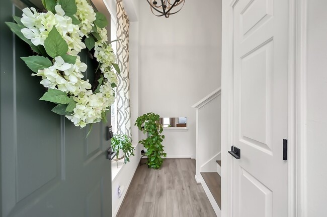 Photo - 246 N Walden Elms Cir