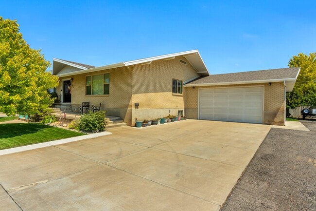 Photo - 256 N 300 W