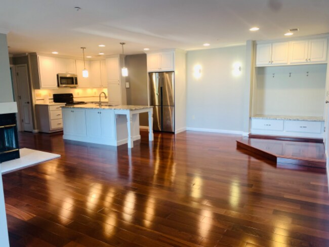 Building Photo - 20 Greystone Ct Rental