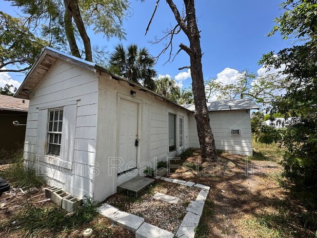 Building Photo - 2131 Canal St C Rental