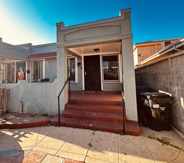 Building Photo - 1221 W 59th St