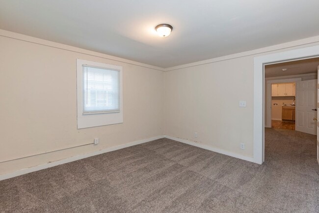 Edgerton Duplex 2 - Edgerton Duplex 2 Unit Apt A
