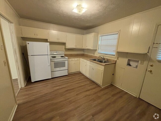 Building Photo - 608 Florence Dr Rental