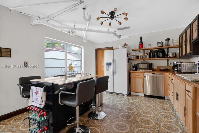 Photo - 135 South Dr