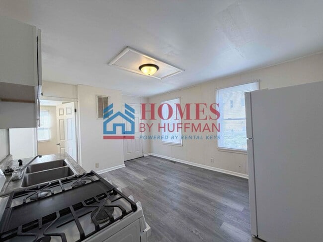 Photo - 616 W Tennessee St Unit B