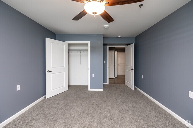 2BR, 1BA - 847SF - Second Bedroom - Alice Place West Burlington