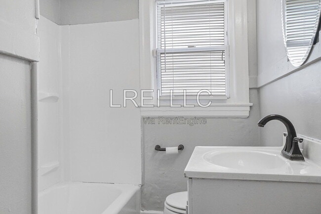 Photo - 1212 Homeview Dr