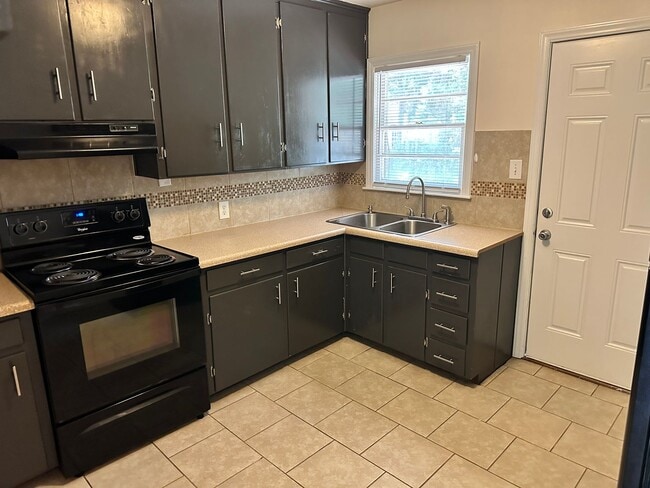 Building Photo - Cozy Echo Hills Two Bedroom Duplex Rental