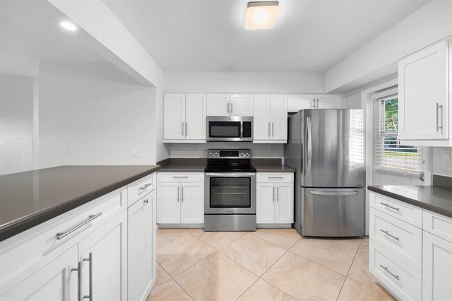 Building Photo - 3801 NE 22nd Terrace Unit 2 Rental