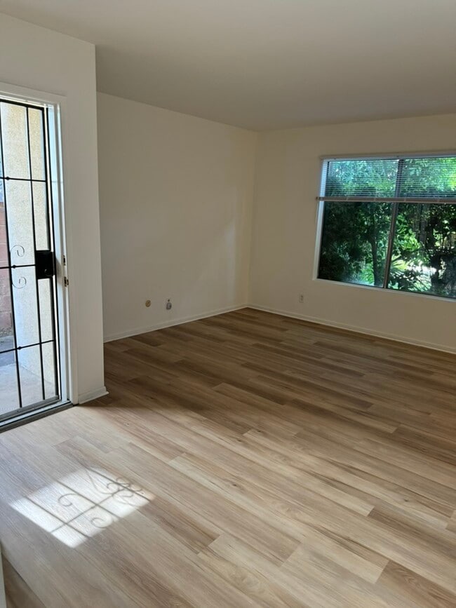 Photo - 423 E Cedar Ave Unit c