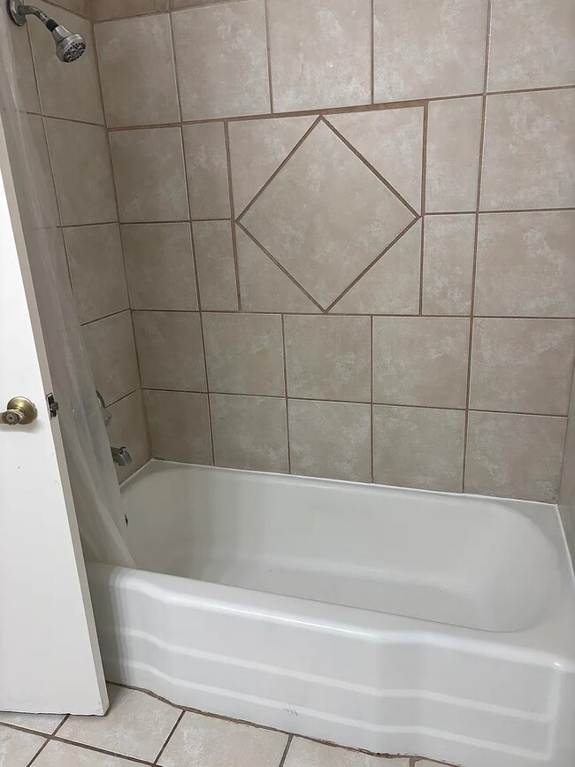Photo - 1501 Tomasita St NE