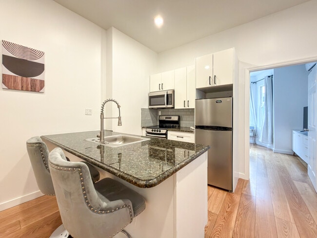 Photo - 2129 Pine St Unit 2R