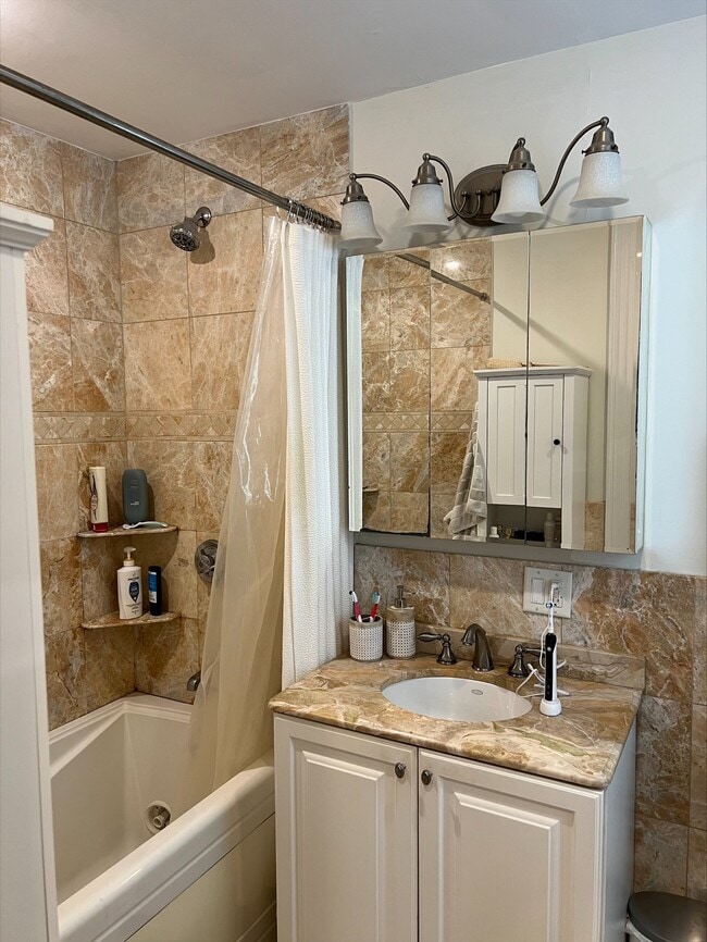 Photo - 34 Greenwich Park Unit 2