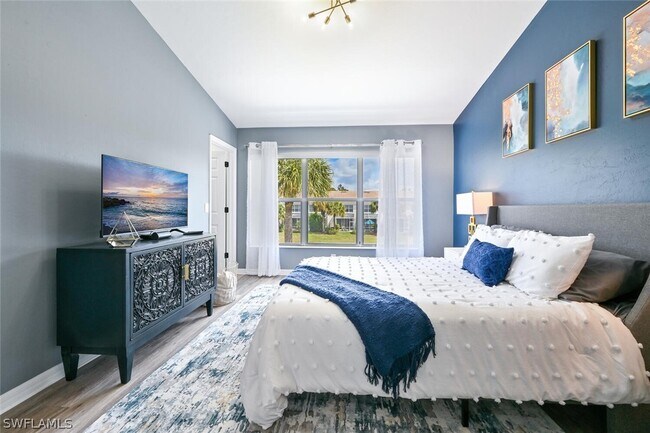 Photo - 981 Hampton Cir