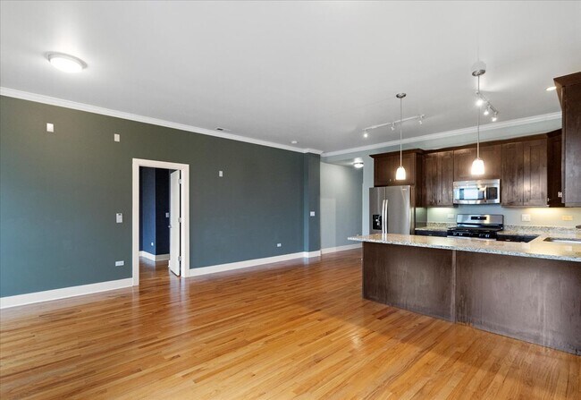 Photo - 207 E 31st St Unidad 5B