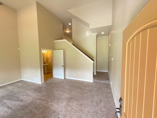 Photo - 3 Bedroom Townhome Available Near Dublin B...