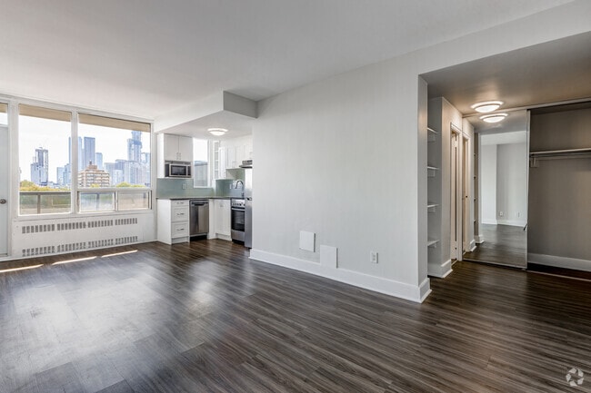 Bachelor - 428SF - Living Room - 70 Spadina Road